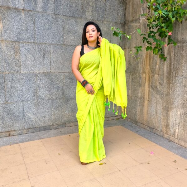 Khadi cotton green handloom saree - Image 3