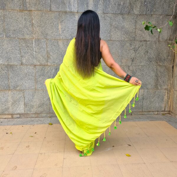 Khadi cotton green handloom saree - Image 4