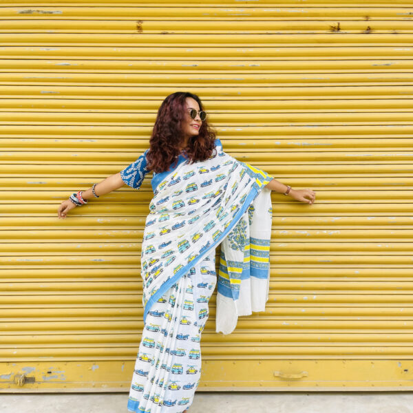 White Mulmul Saree with Blue & Yellow Car Print and Floral Pallu - Image 4