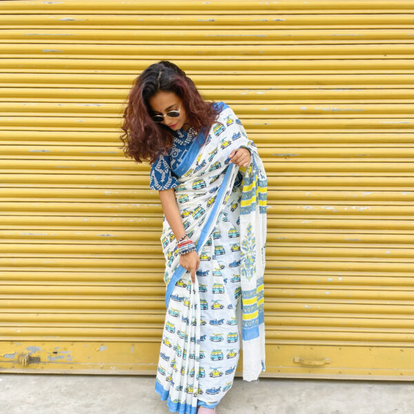 White Mulmul Saree with Blue & Yellow Car Print and Floral Pallu - Image 5