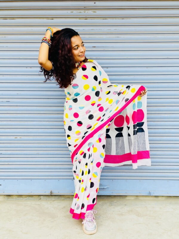 White Multicolor Polka Dot Printed Saree with Pink Border - Image 2